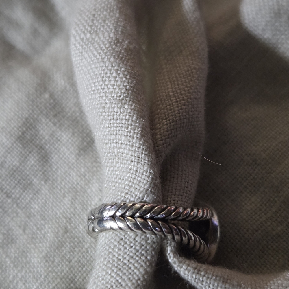 David Yurman Petite Cerise Ring in Blue Topaz & Diamonds, SS, Size 4.5 - Picture 7 of 15